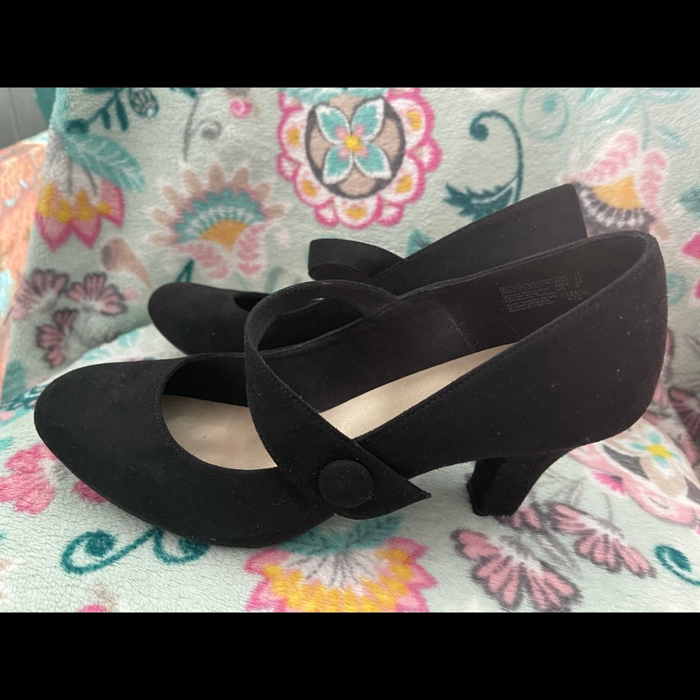 American Eagle soft Heels